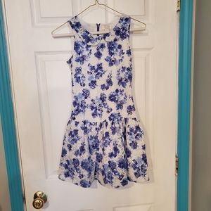 est 1989 Place kids dress with lacy flowers size12